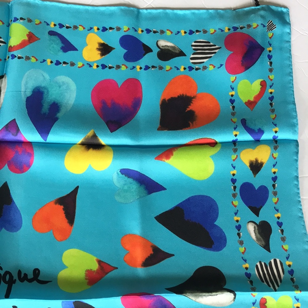 Moschino Silk Scarf Italy Hearts RARE NWT - Picture 6 of 10